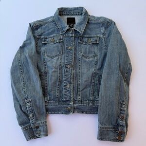 Woman’s The Limited Denim Jacket Size Large​